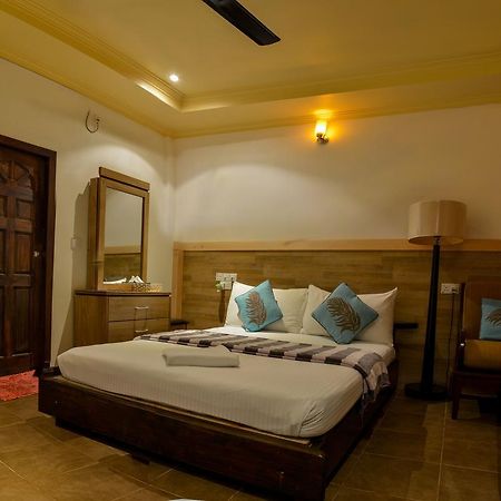 Maldives Seashine Hotel Đảo Đảo Huraa Ngoại thất bức ảnh